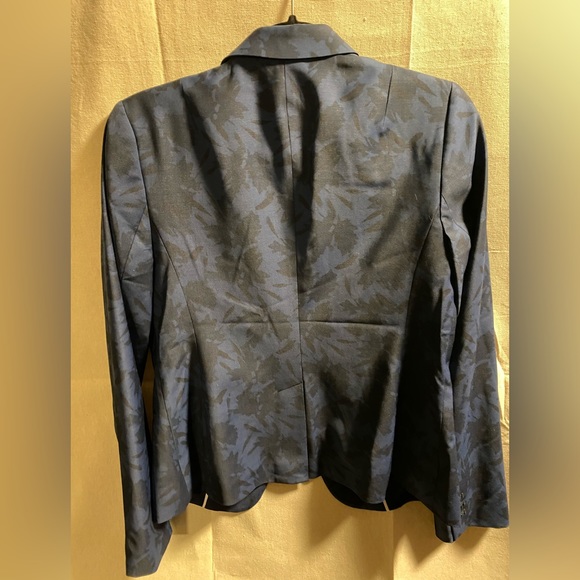 Banana Republic Classic Blazer - Picture 2 of 7